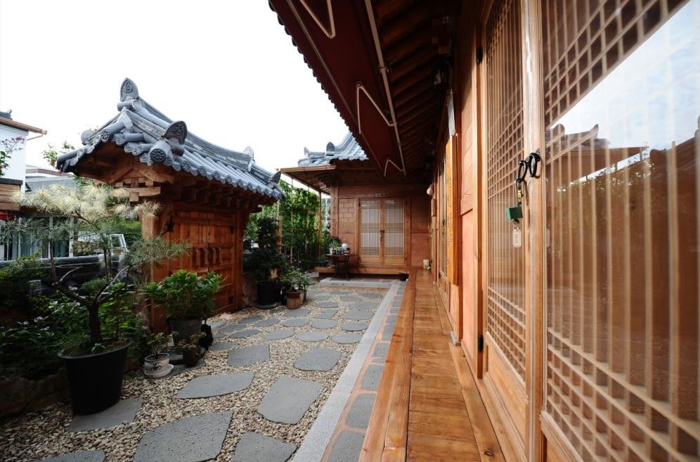 Außenansicht des Hanok Gästehauses Byeolbit Swimteo, Jeonju, Südkorea Reise