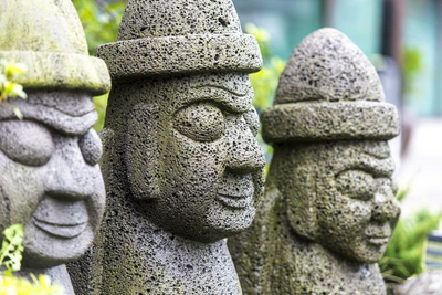 Dol Hareubang Figuren, Jeju, Südkorea Kulturreise