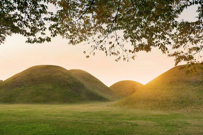 Tumuli-Park, Gyeongju, Südkorea Kulturreise