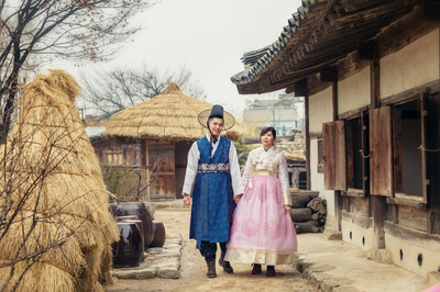 Tradition, Paar in traditionellem Hanbok, Südkorea Reisen