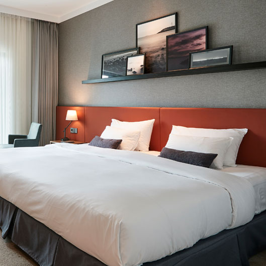 Deluxe Double Room, The Suites Hotel Jeju, Südkorea Reisen