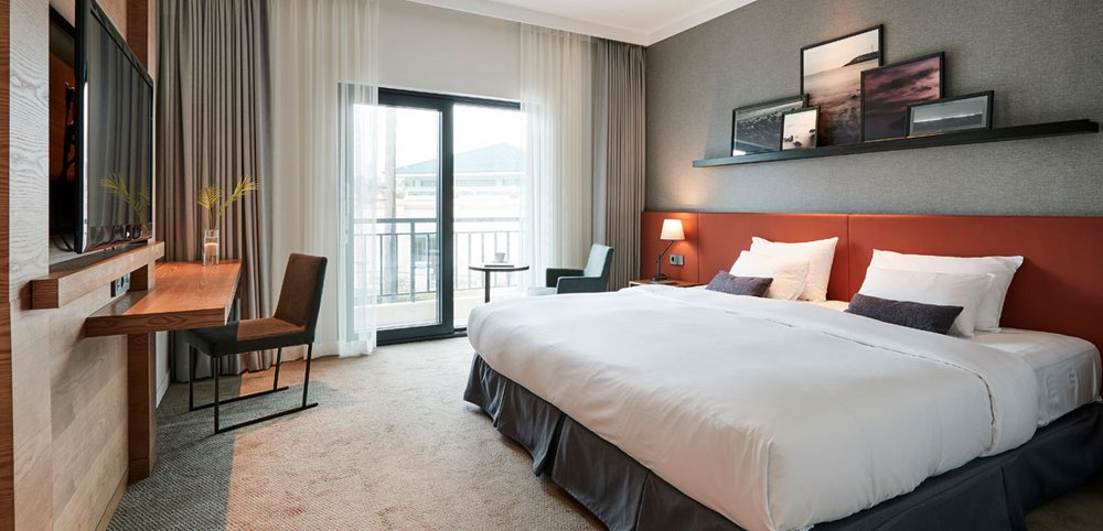 Deluxe Double Room, The Suites Hotel Jeju, Südkorea Reisen