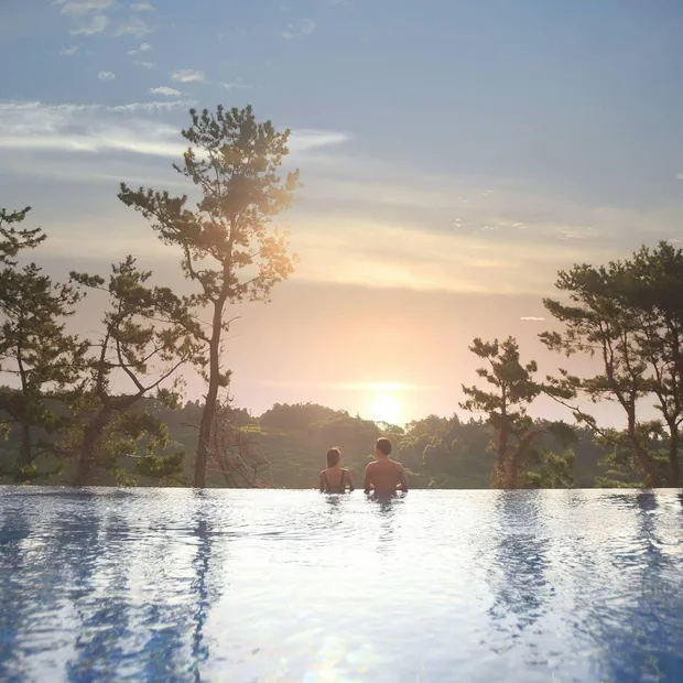 Südkorea Rundreise, Hidden Cliff Hotel and Nature, Infinity Pool, Jeju